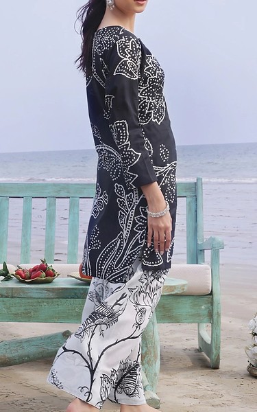 Feathers Black/Off White Lawn Suit (2 Pcs) | Pakistani Lawn Dress in USA- Image 2