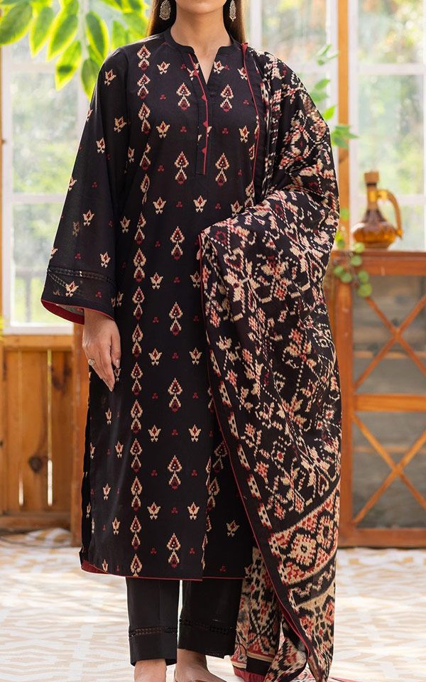 Pakistani Lawn Dresses