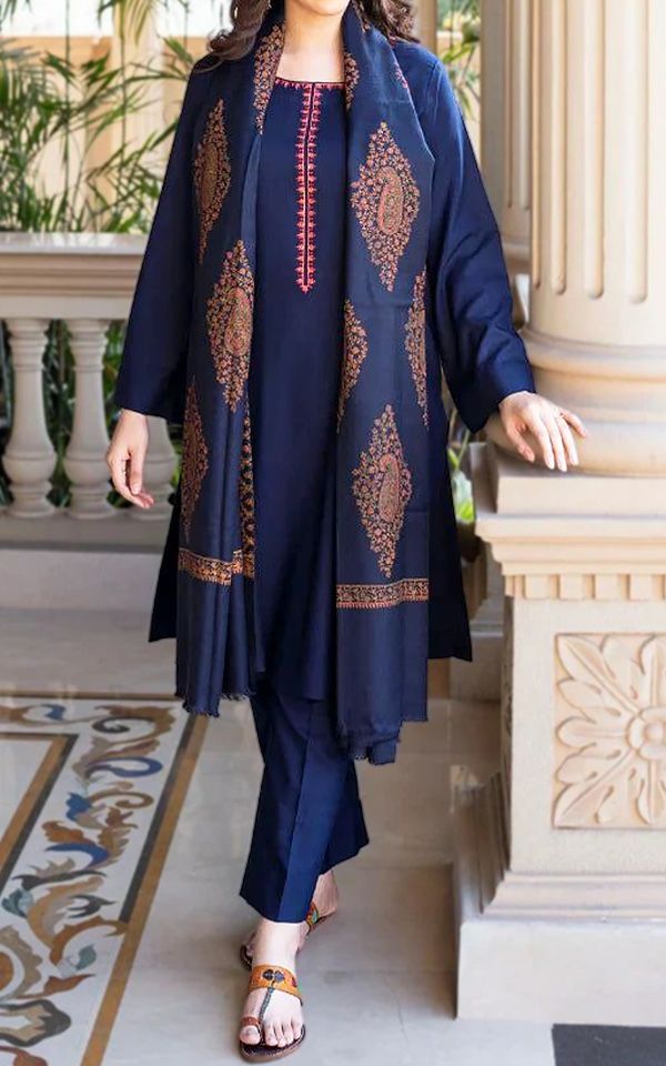 Pakistani Lawn Dresses