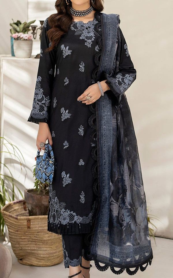 Pakistani Luxury Lawn Dresses