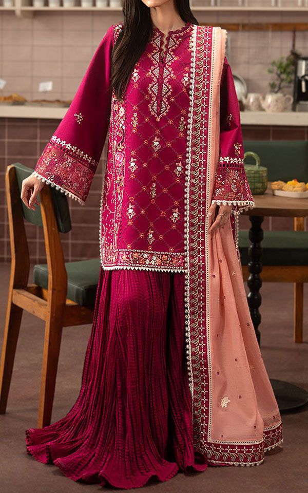 Pakistani Luxury Lawn Dresses 
