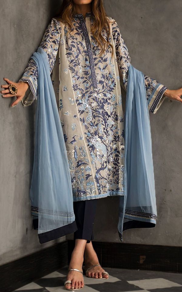 Pakistani Luxury Lawn Dresses
