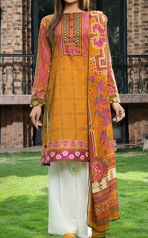 Pakistani Lawn Suits Online