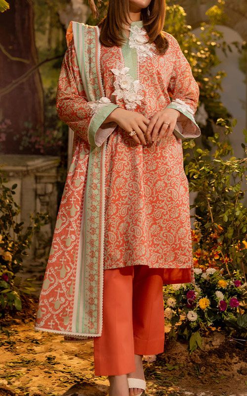 Pakistani Lawn Dresses