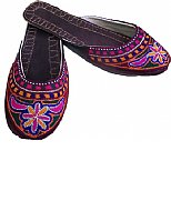 Khussa Shoes are the Traditional Foot Wear of Pakistan
