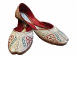 Khussa Shoes Trend in Pakistan
