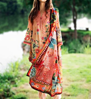  Roheenaz Lawn