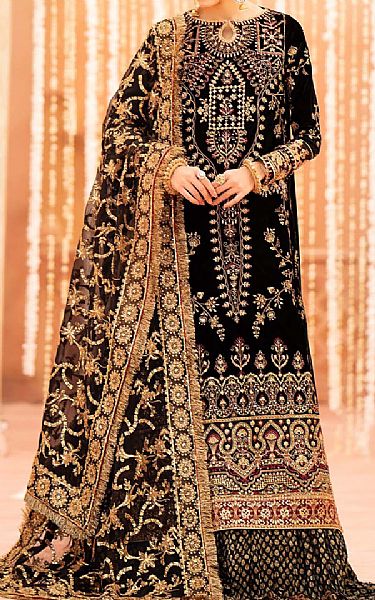 Aik Black Velvet Suit | Pakistani Winter Dresses- Image 1