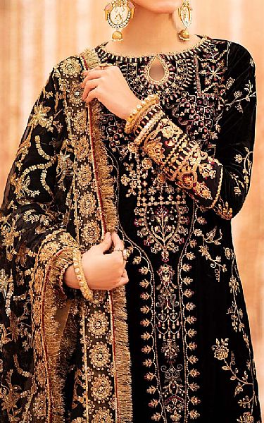 Aik Black Velvet Suit | Pakistani Winter Dresses- Image 2