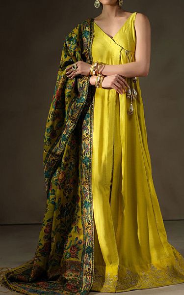 Mahum Asad Gul Bahar (Shawl) | Pakistani Pret Wear Clothing by Mahum Asad- Image 1