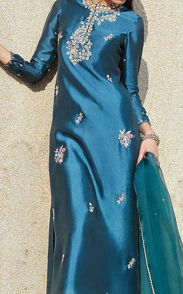 Mahum Asad Emerald Command | Pakistani Pret Wear Clothing by Mahum Asad- Image 2
