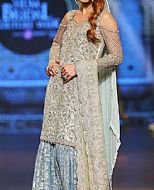 Off-white Crinkle Chiffon Suit- Pakistani Formal Designer Dress